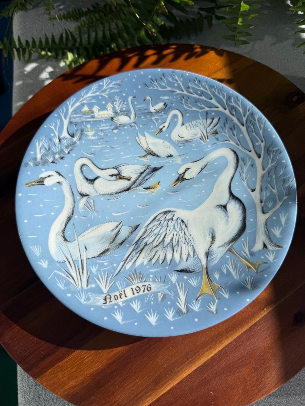 Vintage 1976 "Seven Swans A Swimming" Nr 7 Christmas Plate Remy Hetreau France